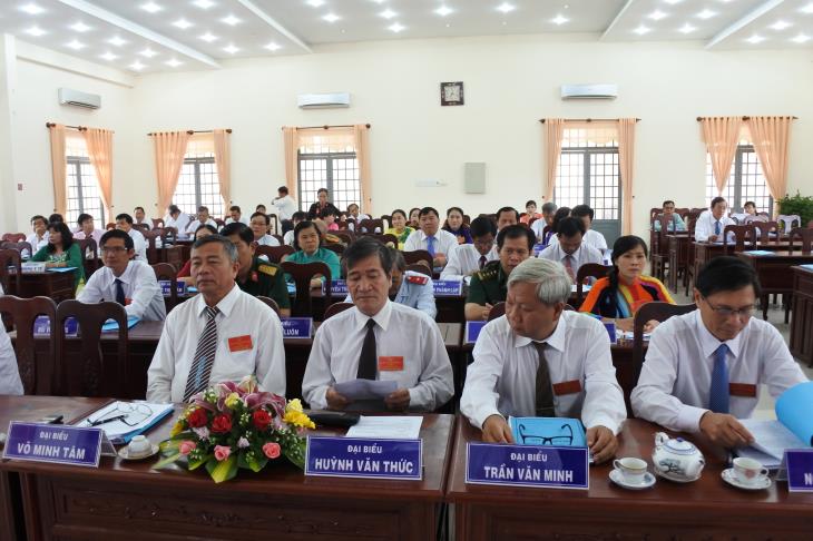 Khai mạc kỳ họp thứ nhất HĐND huyện, Khóa XI nhiệm kỳ 2016-2021 